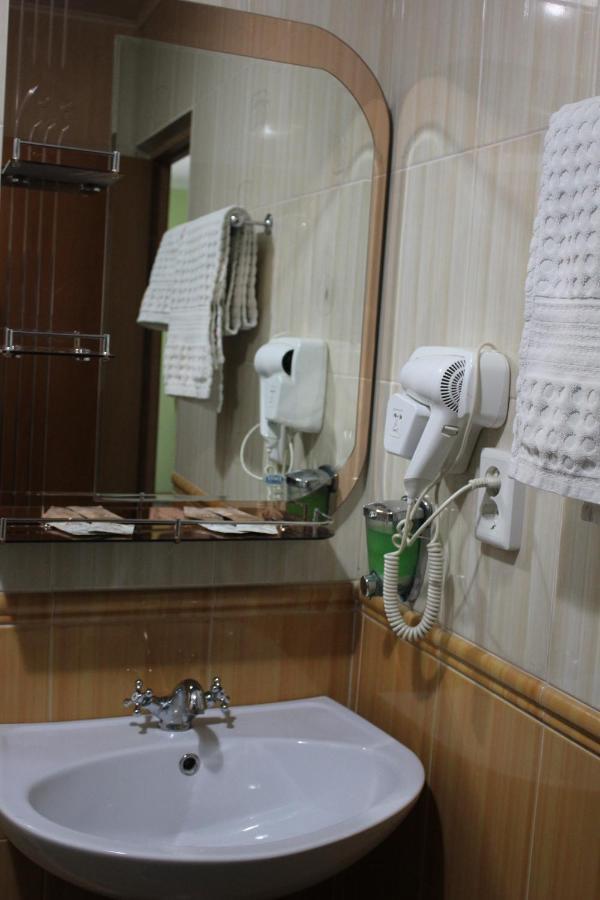 Three Dolphins Hotel Aktau  Eksteriør billede